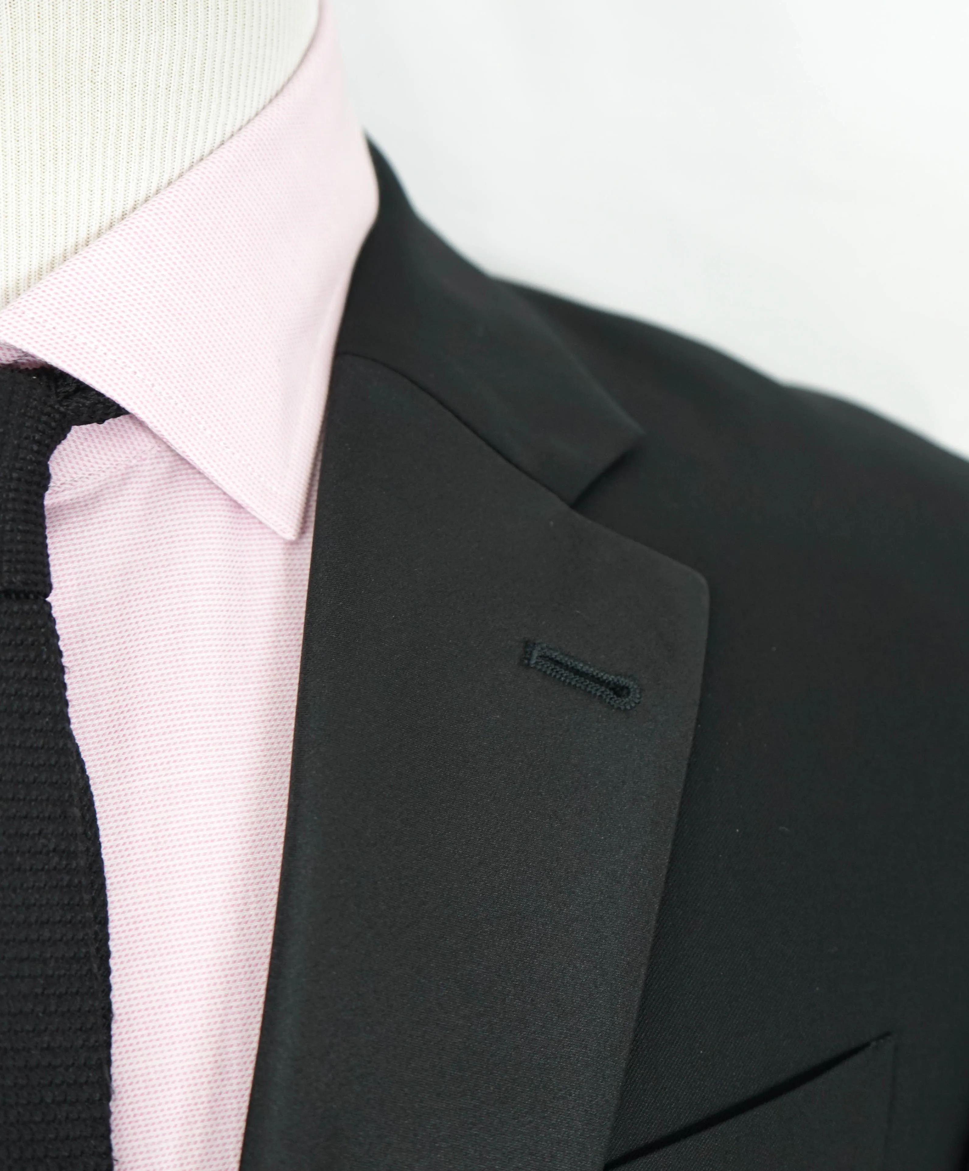 $2,095 ARMANI COLLEZIONI - “G LINE” 1-Button Notch Lapel Tuxedo Suit - 40L