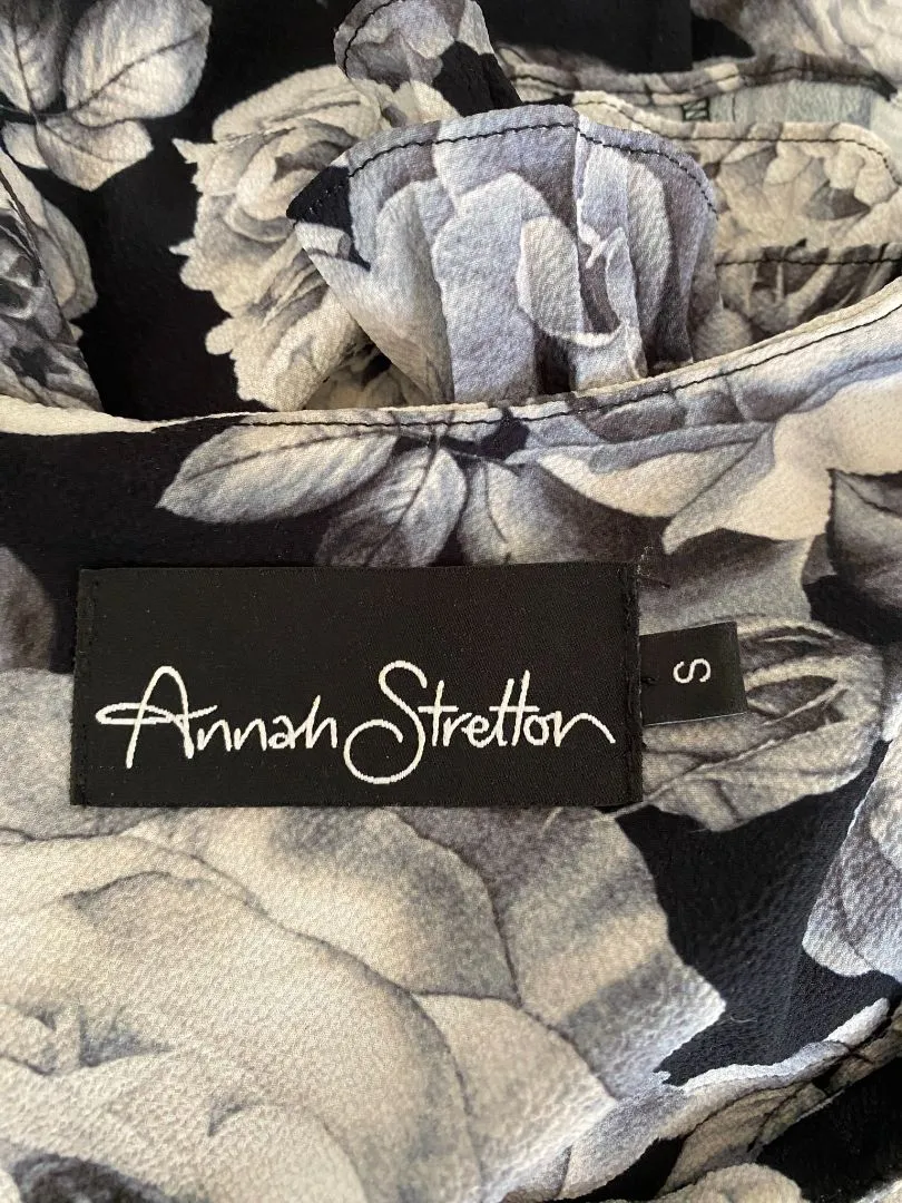 Black floral Annah Stretton Tops, S