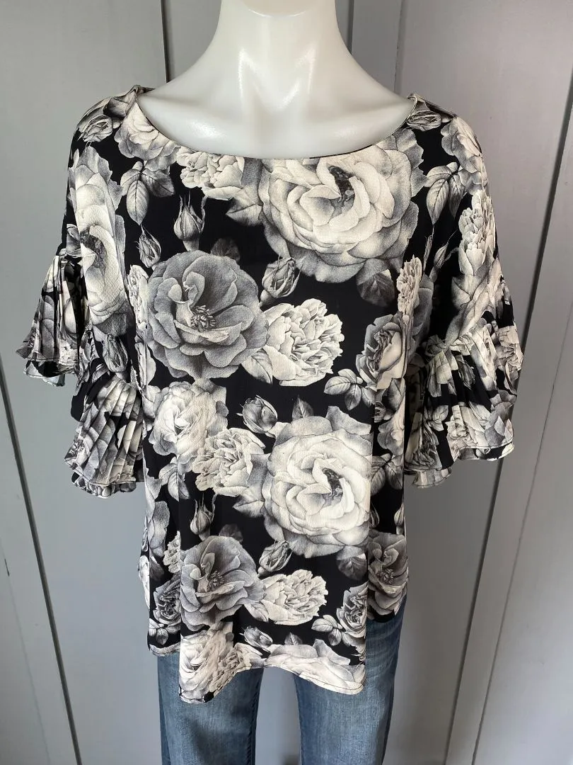 Black floral Annah Stretton Tops, S