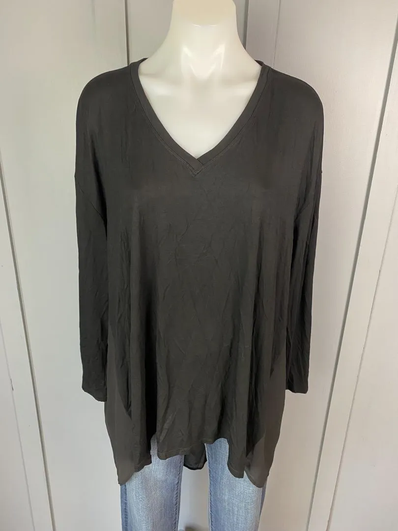BNWT Black Shine On Tops, 16