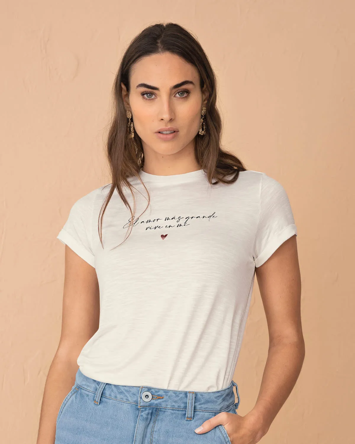 Camiseta manga corta con estampado localizado en el frente