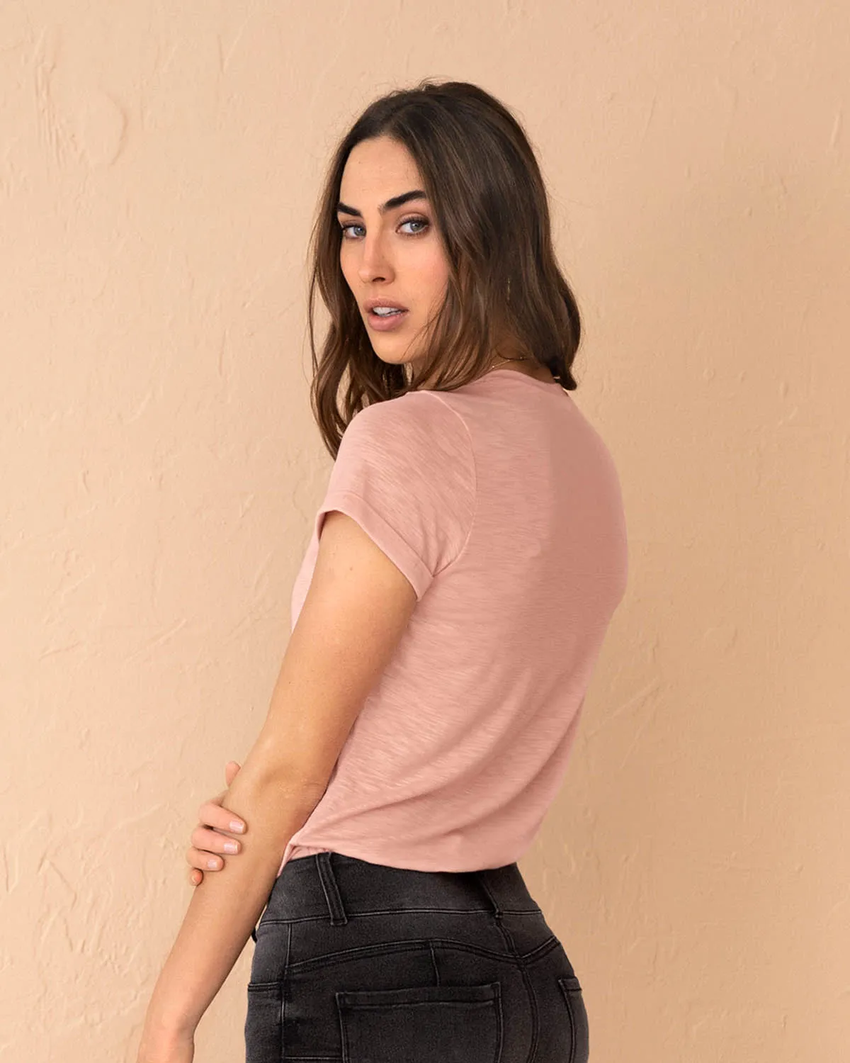 Camiseta manga corta con estampado localizado en el frente