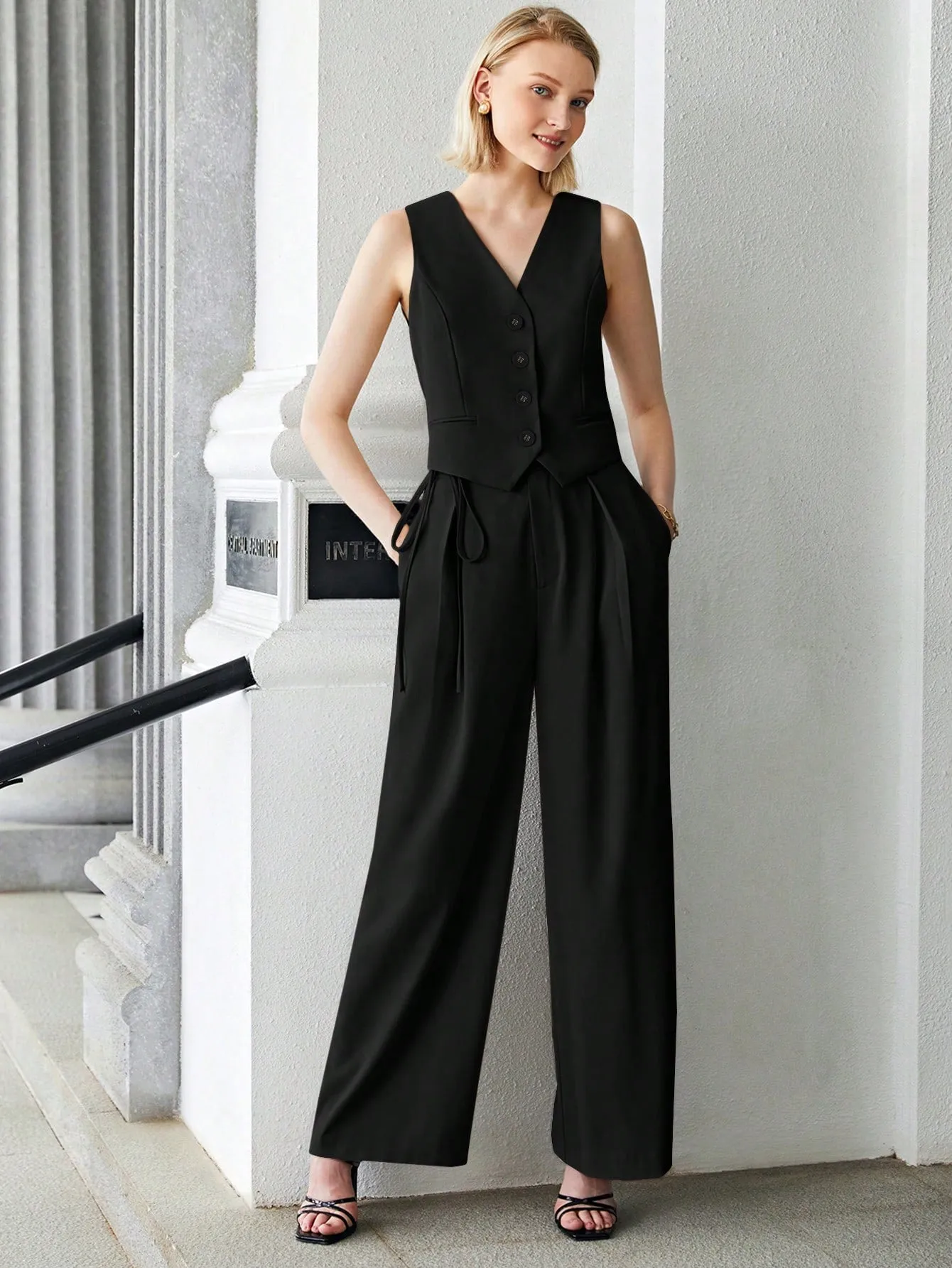 Chaleco unicolor BizChic para tu look de trabajo