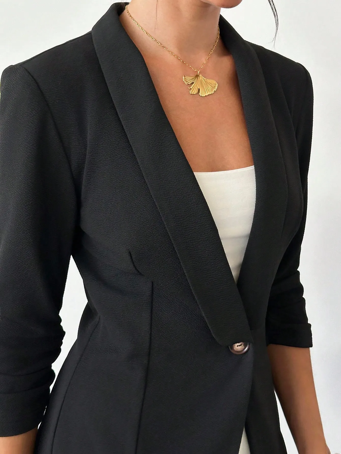Chaqueta de Blazer Negro con Cuello de Volantes