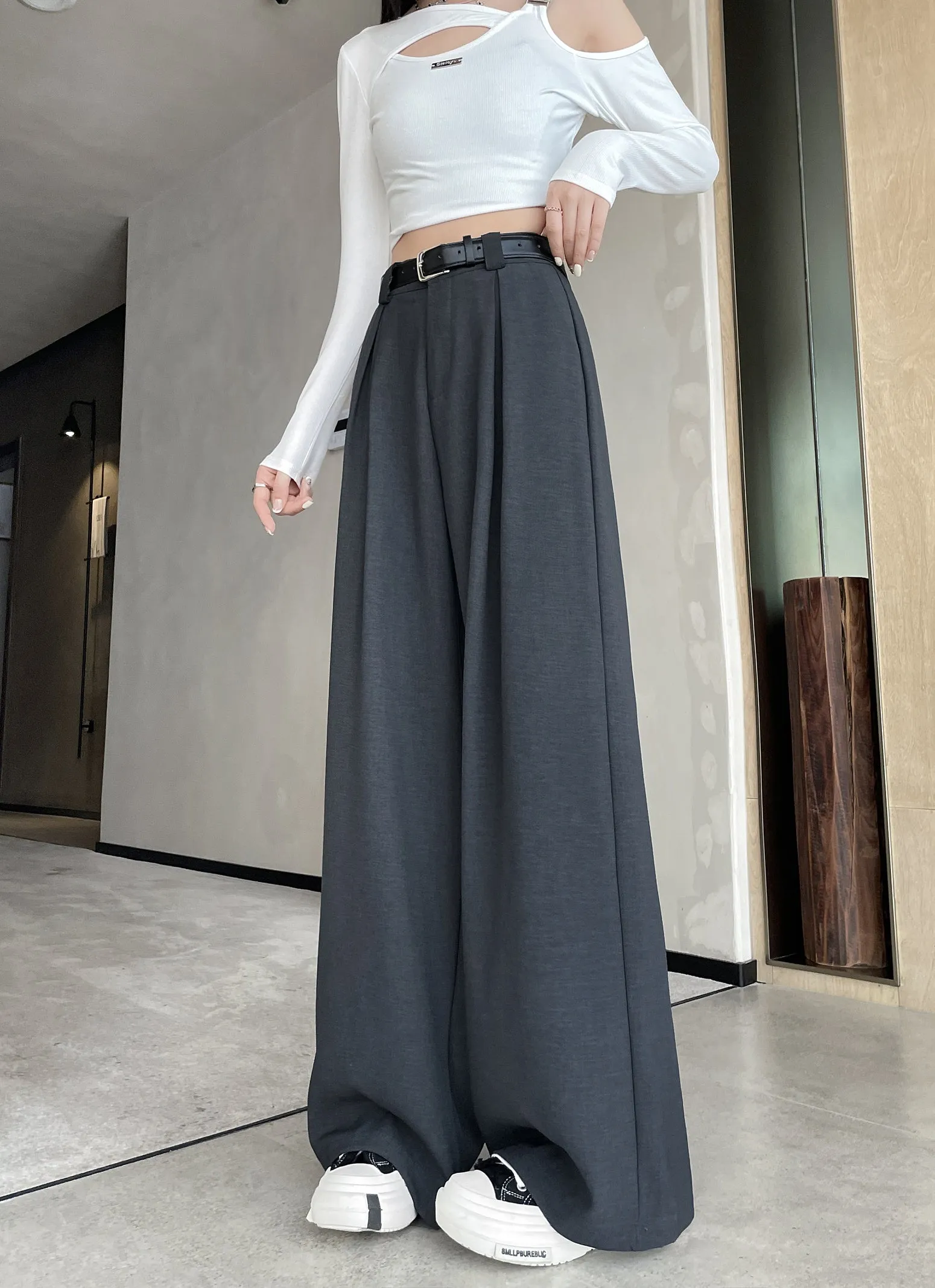 Chic and Breathable Wide Leg Trousers for Women's Casual Look