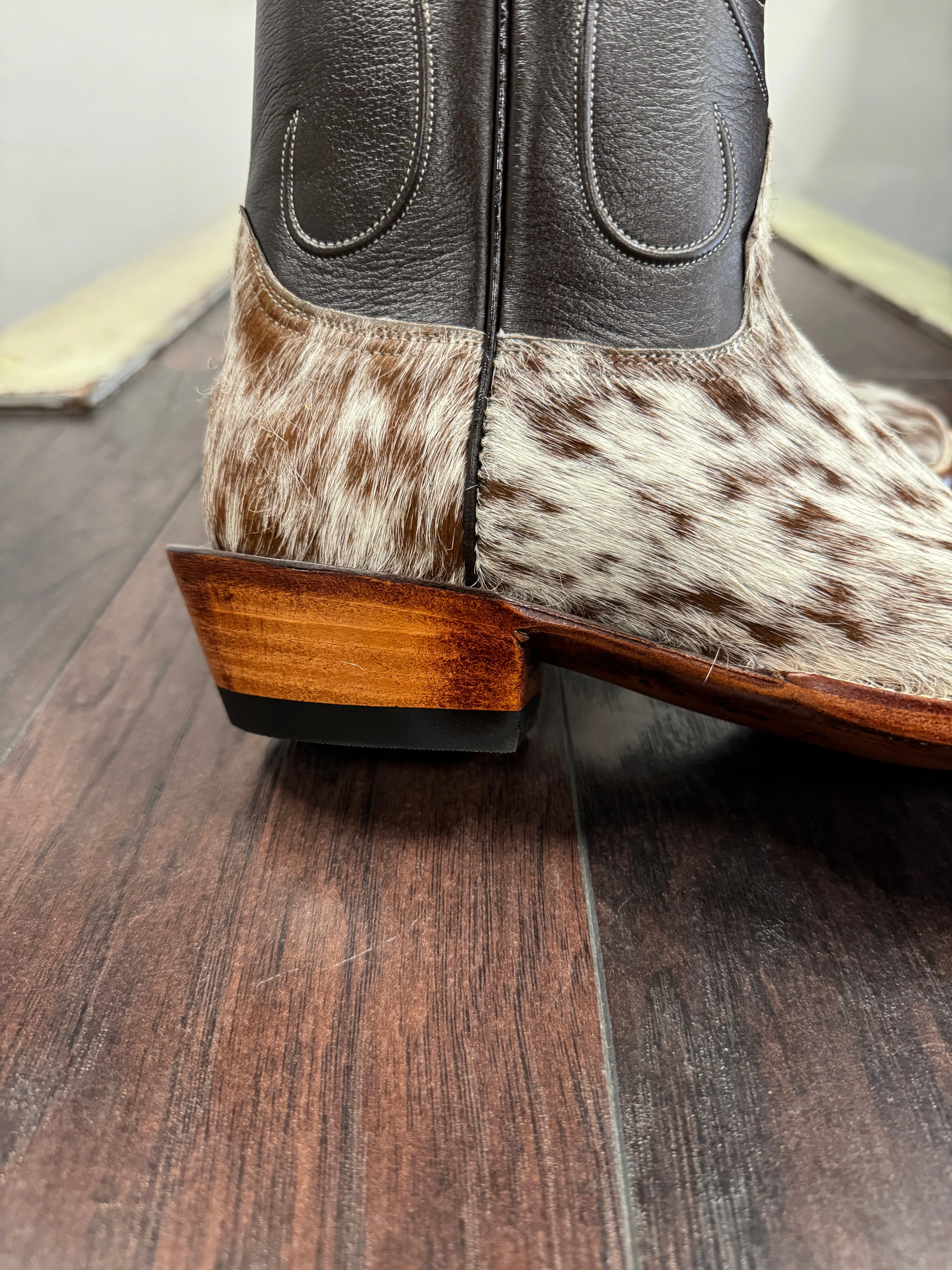 Cowhide br/wh sz 9D Justin Toe