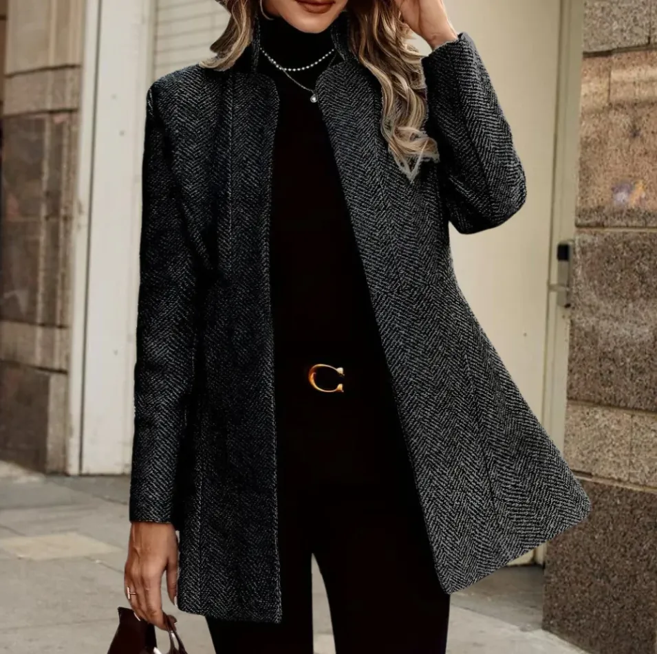 Fashionable women's blazers from Zara