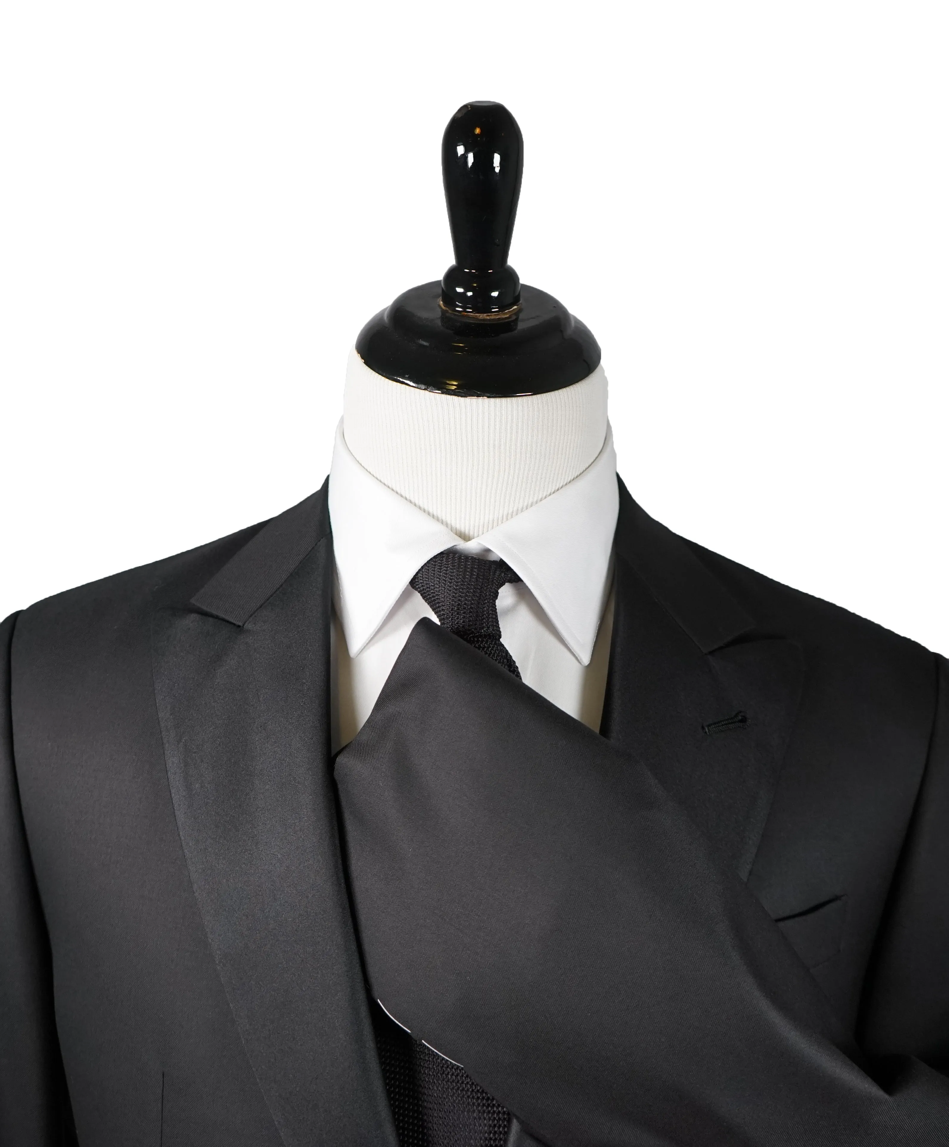 GIORGIO ARMANI - Black Wide Peak Lapel “Soft” Super 160’s Tuxedo Suit - 44R