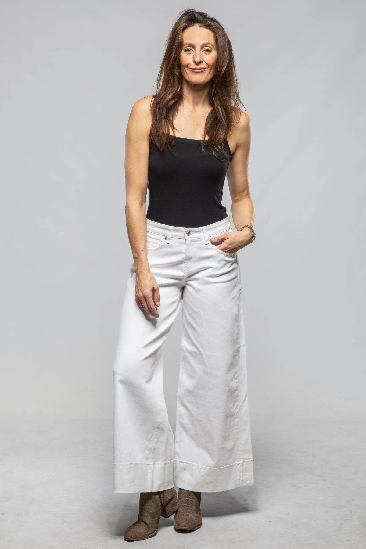 MAC Nevada Super Wide Rigid Cotton In White