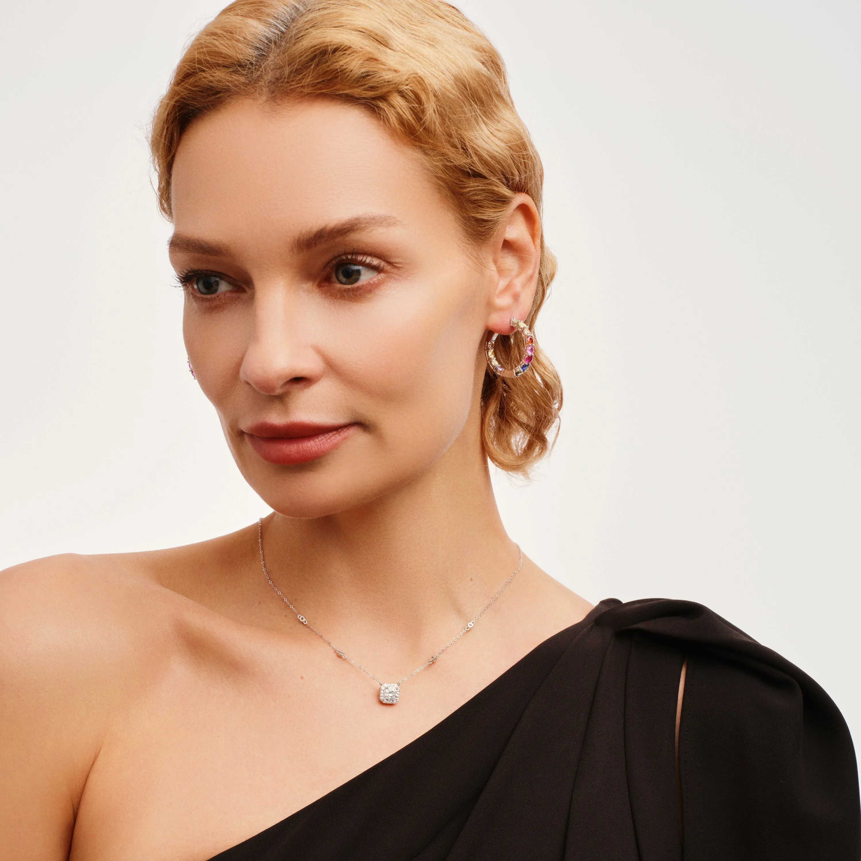 Minimalist Bar Solitaire Station Pendant Necklace