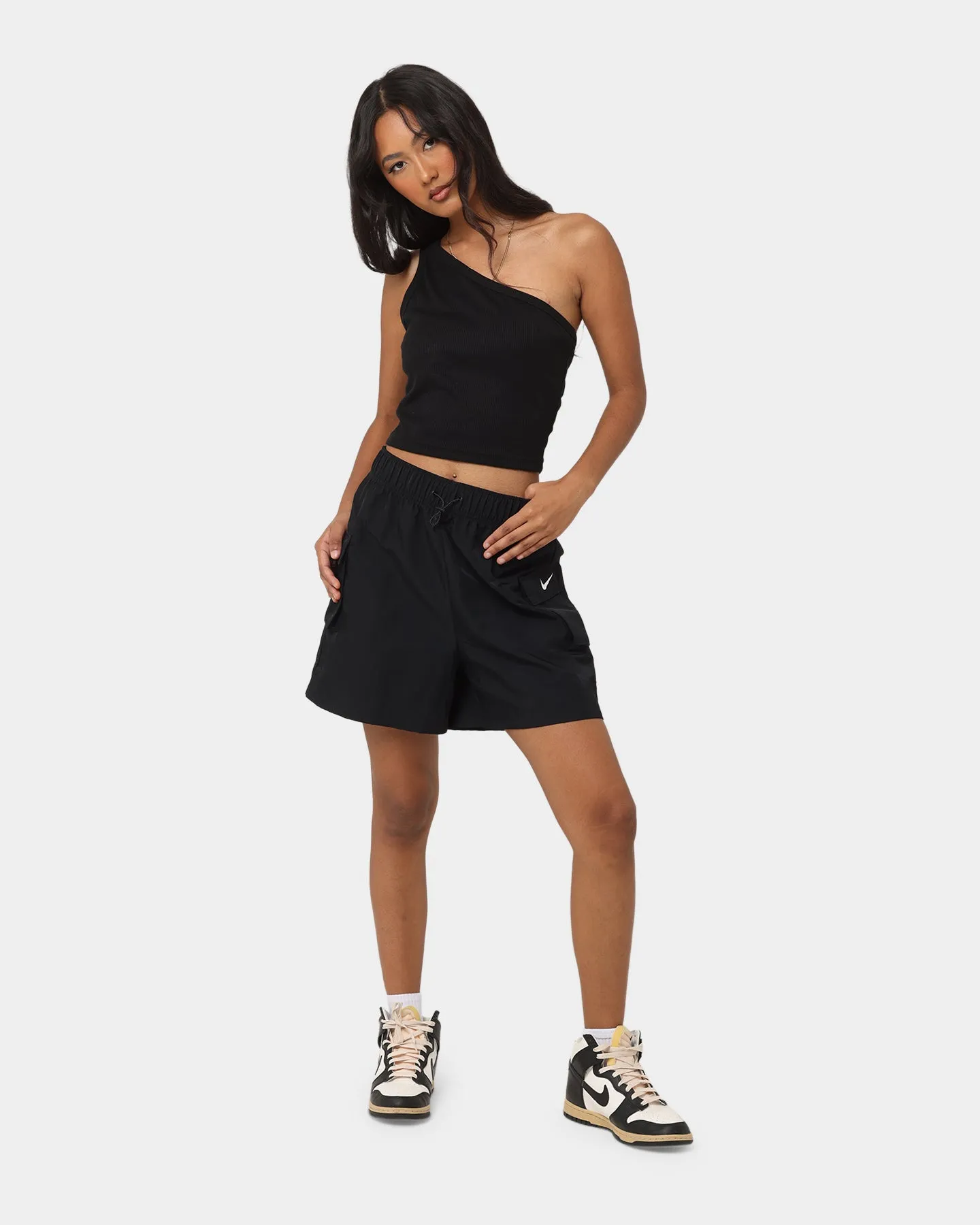 Nike Women's Nike Essential Woven High-Waisted Shorts Black/White