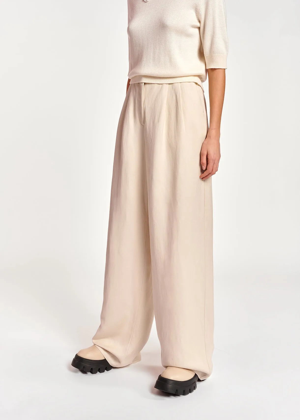 Off-white wide-leg pants