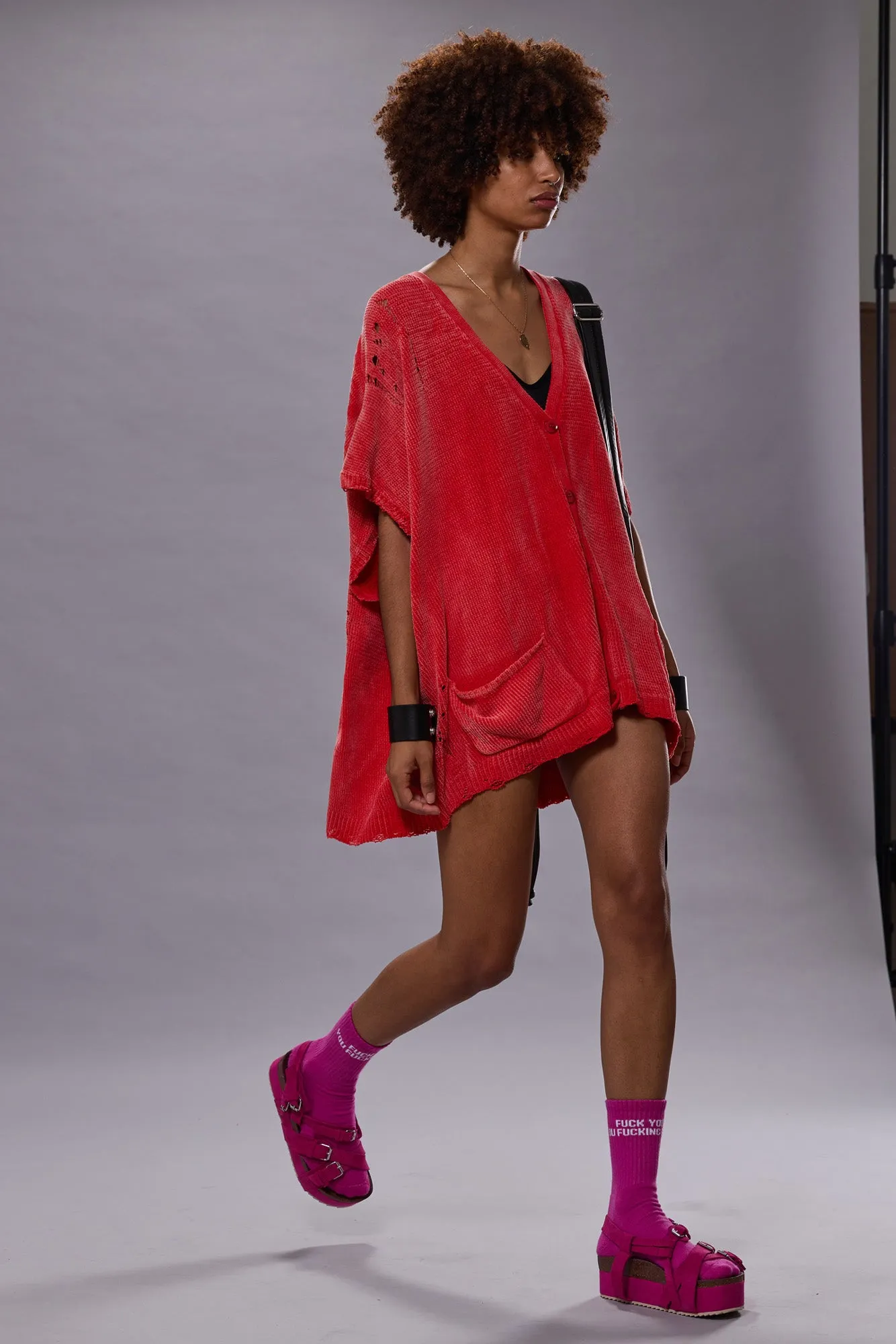 SLEEVELESS BOXY CARDIGAN DRESS - RED