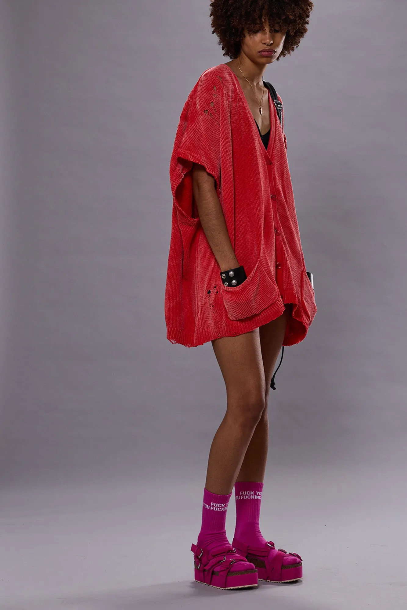 SLEEVELESS BOXY CARDIGAN DRESS - RED