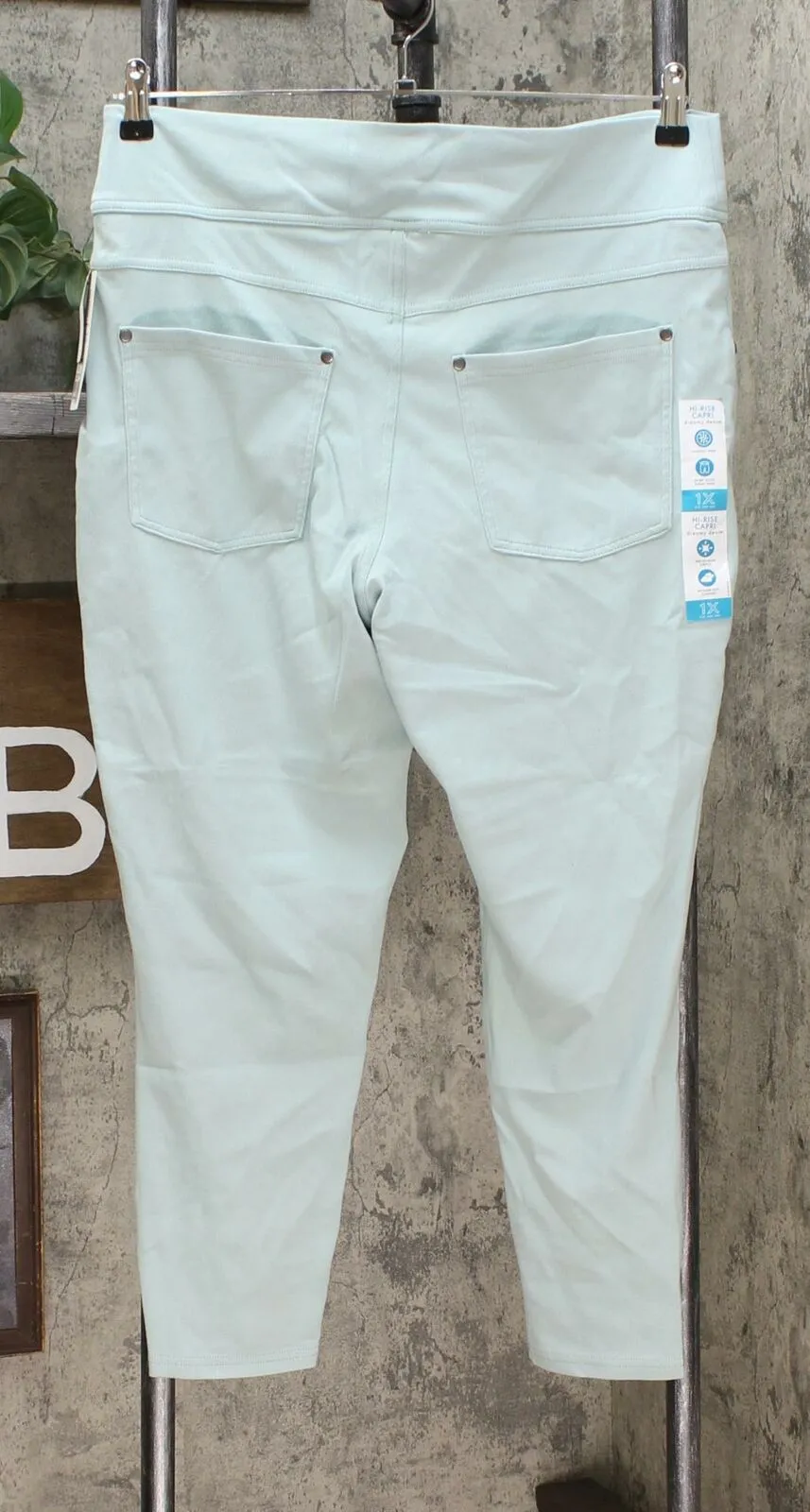 Utopia by HUE Women's Plus Size Flawsome Dreamy Denim Capri Pants