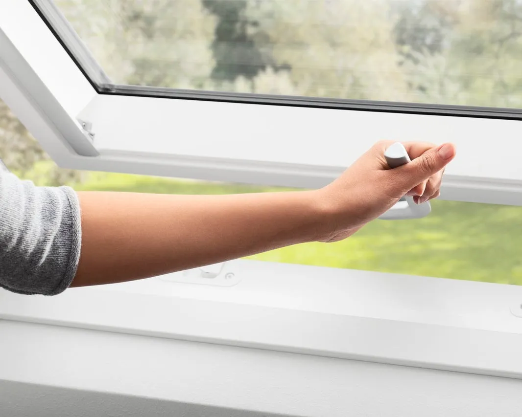 VELUX GPLS 2070 2-in-1 Double Glazed White Painted Top-Hung Window