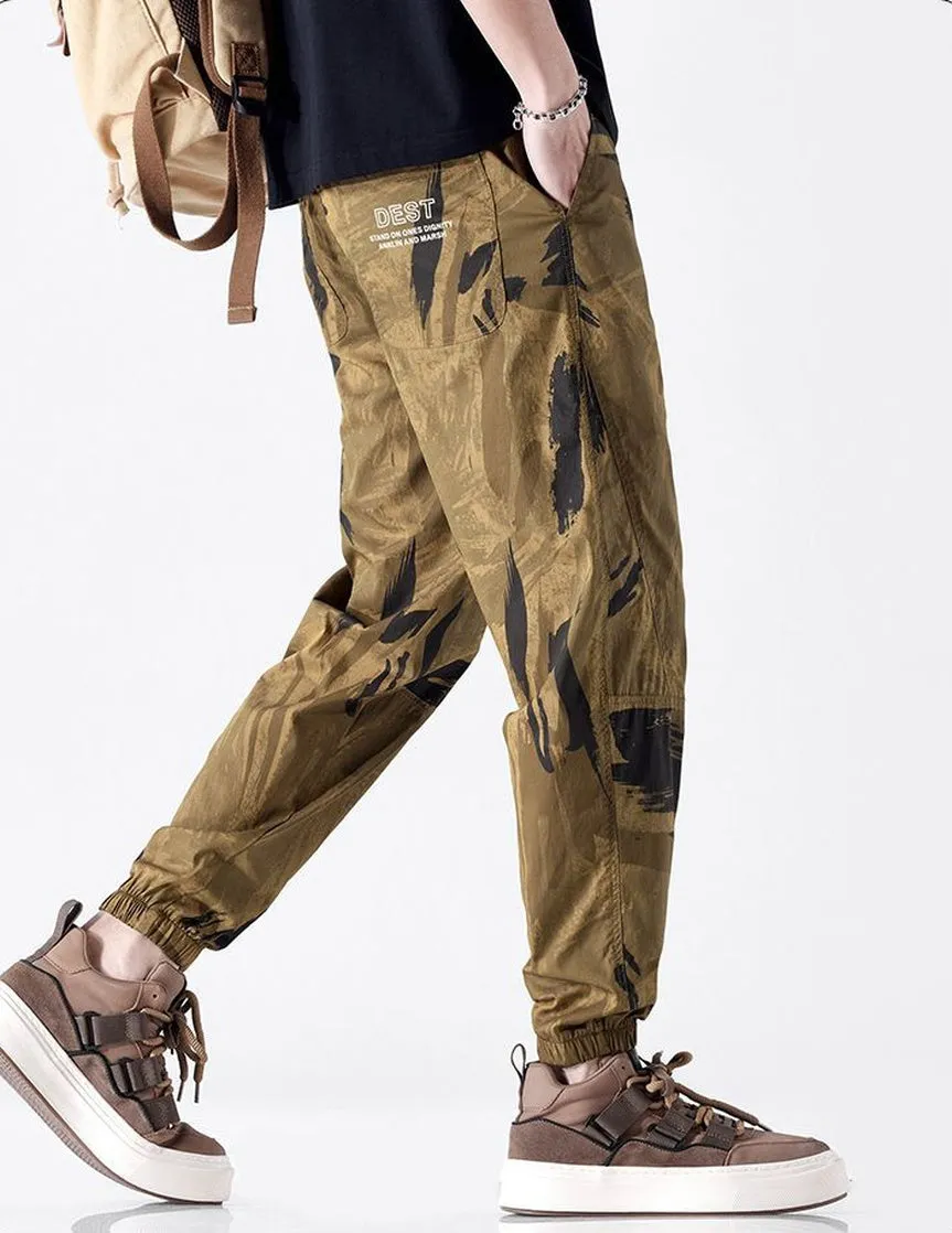 Versatile Mens Jeans with Stretchy Tapered Leg and Casual Style