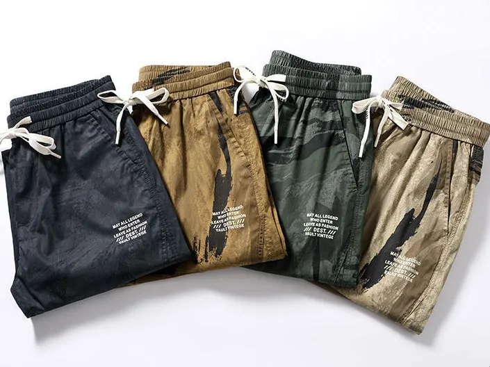 Versatile Mens Jeans with Stretchy Tapered Leg and Casual Style