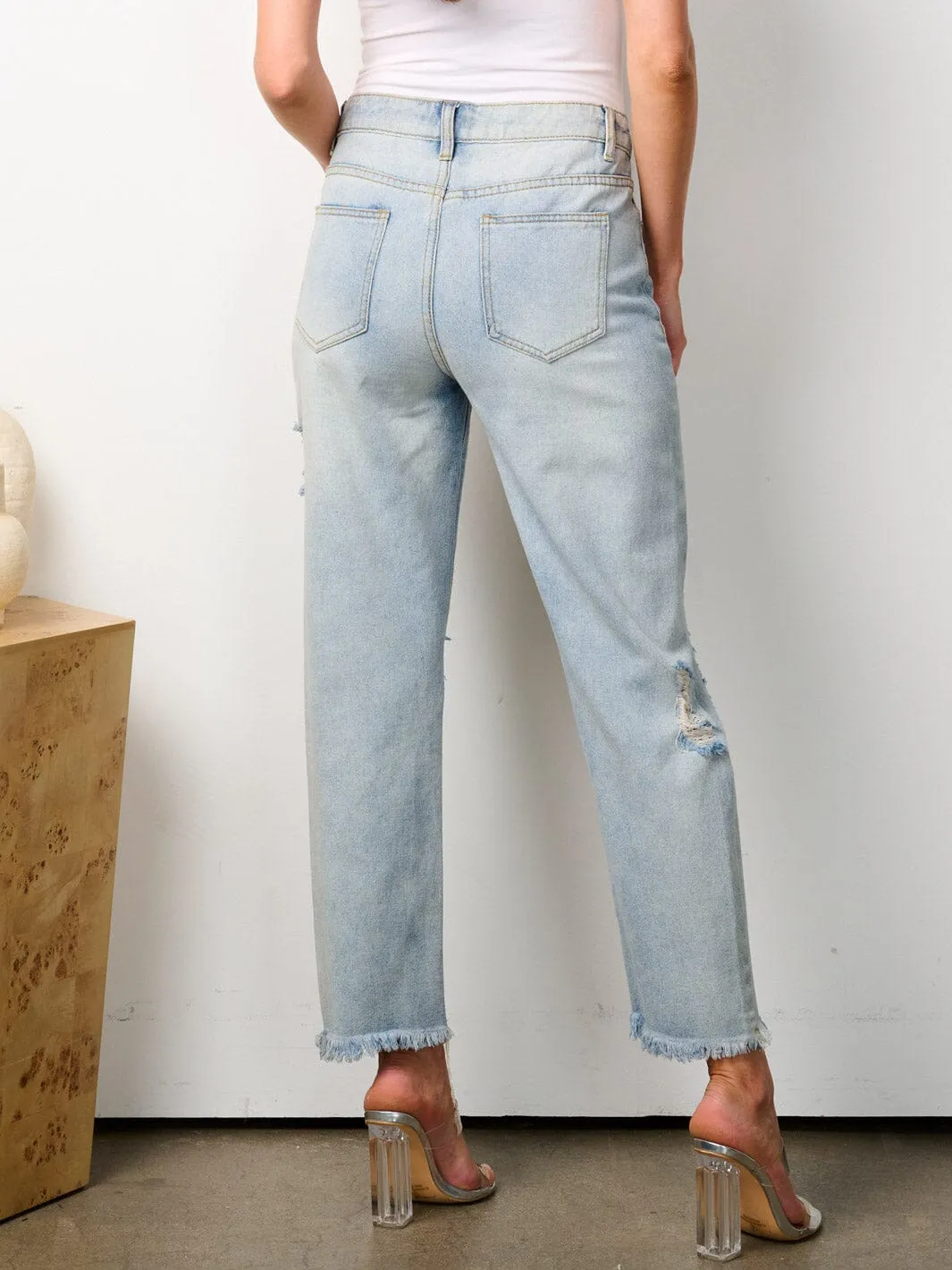 WOMEN'S BUTTON CLOSURE DISTRESSED DENIM WIDE LEG PANTS