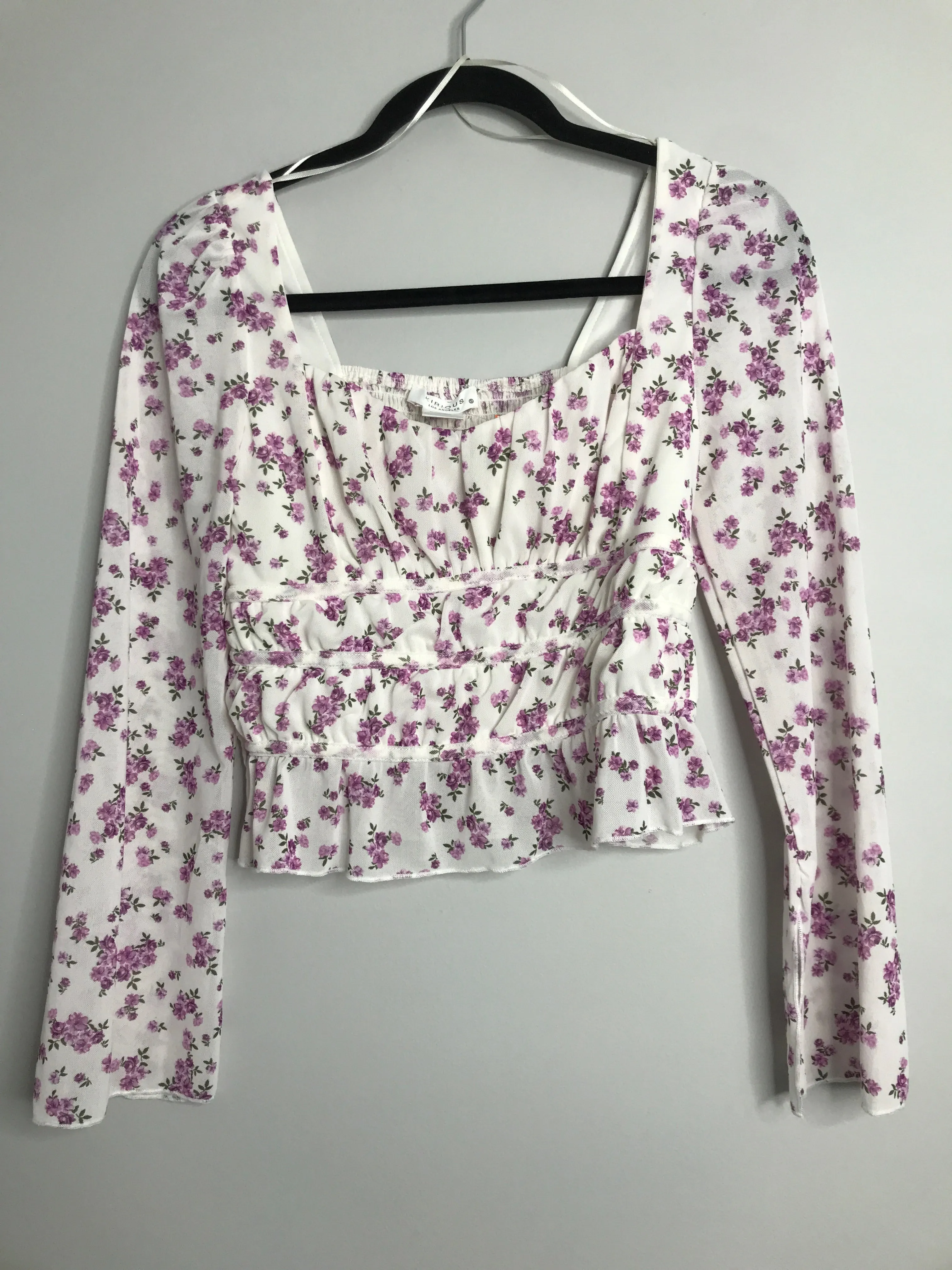 Womens Size Sm Misses White Kirious Tops
