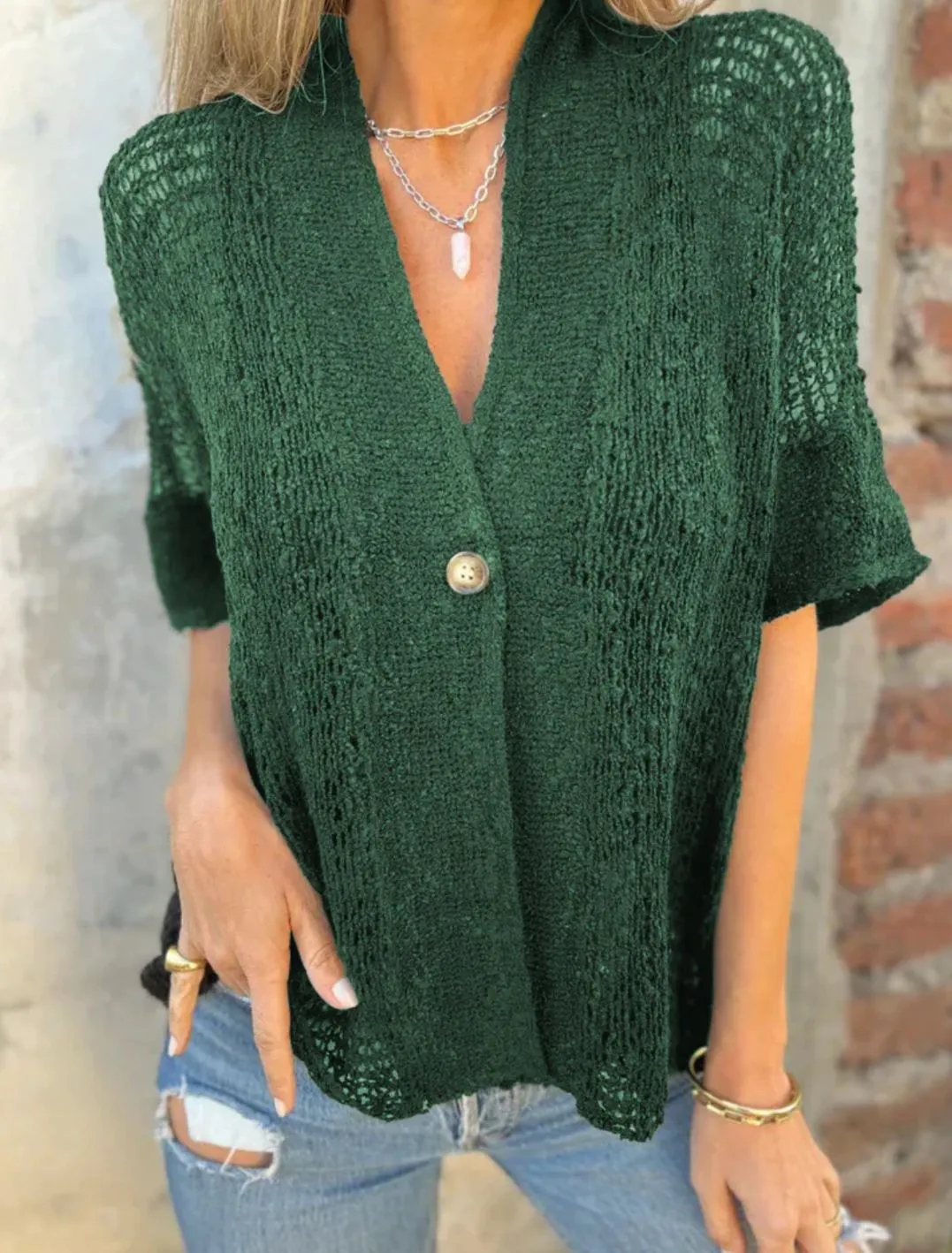 Women's solid color one-button knitted top