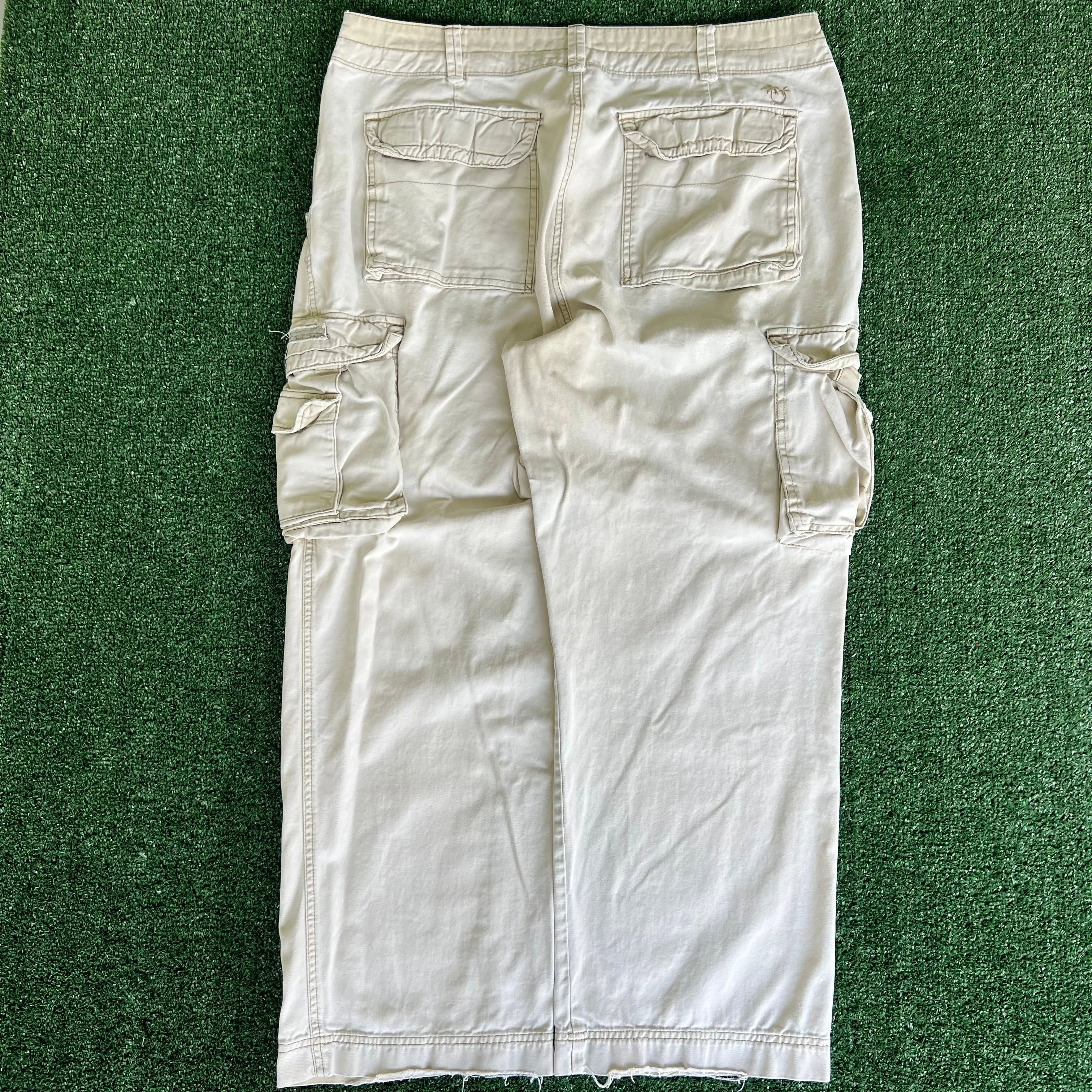 Y2K Unionbay Baggy Wide-Leg Distressed Light Khaki Cargo Pants - 39x28" 20.5" Openings